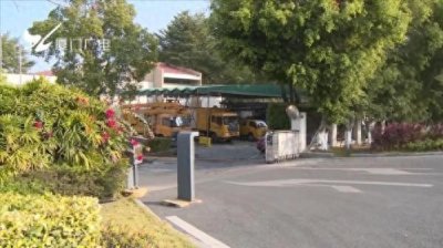 ​神操作！为躲查酒驾，一男子竟把车开进交警大院……