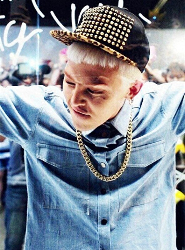 BigBang队长权志龙帅气照片8张，祝GD8月18生日快乐