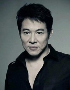 ​.李连杰60岁生日传闻引发乌龙死讯！现身台湾亲自澄清「我还在」