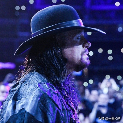 WWE传奇摔跤手“送葬者”宣布退役了