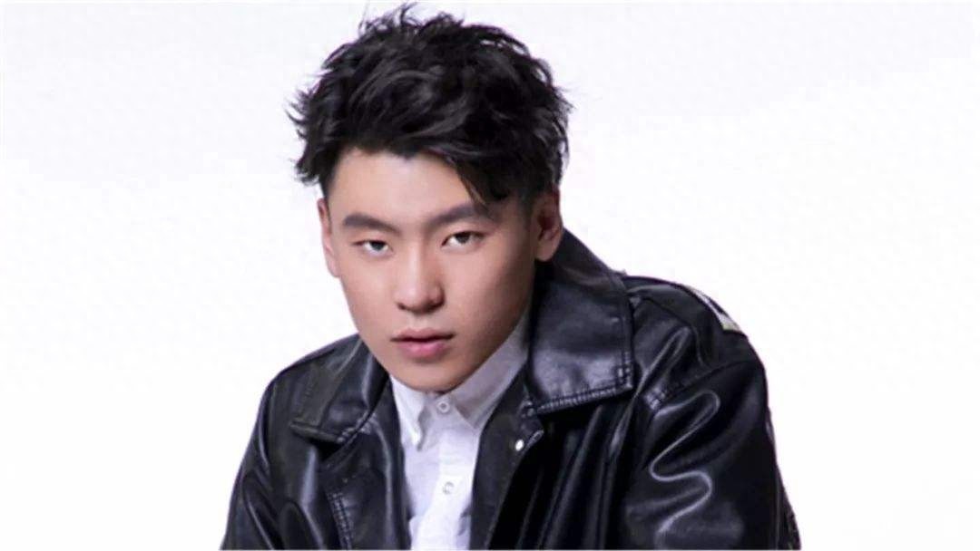 中国内地唱作人：隔壁老樊