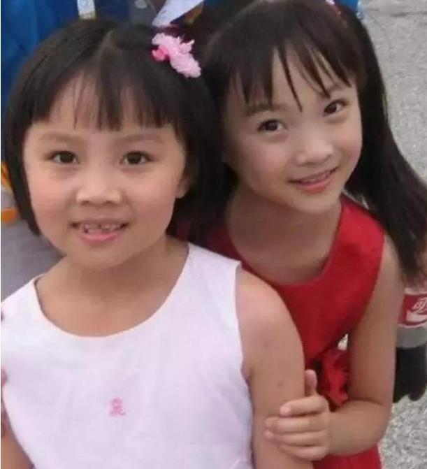 “奥运女孩”林妙可登台献唱,身材十分敦实,被伴舞秒成渣