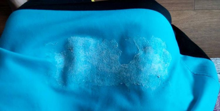 衣服粘上了胶带的胶,该怎么处理