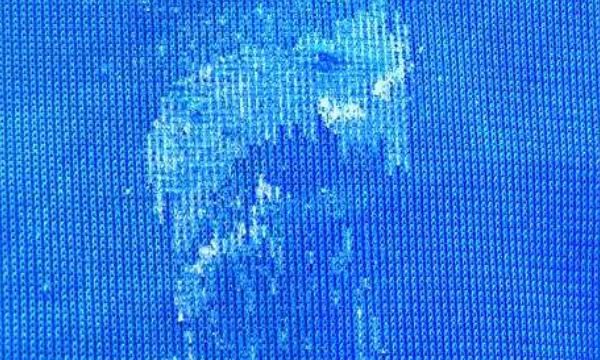 衣服上沾了胶怎么办怎么清除,衣服上的胶怎么去除?图1