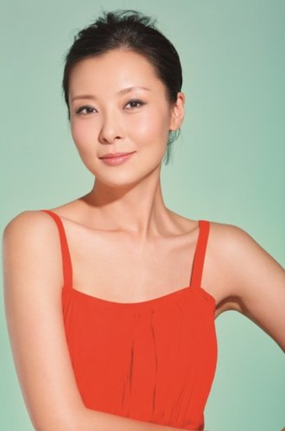 年薪百万年少成名柯蓝个人资料简介，感情生活从不间断，今50岁依然单身