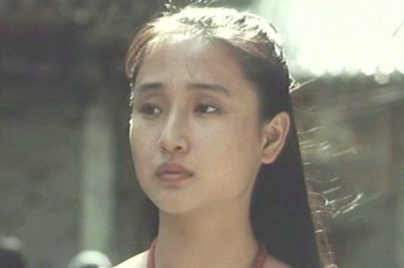 年薪百万年少成名柯蓝个人资料简介，感情生活从不间断，今50岁依然单身