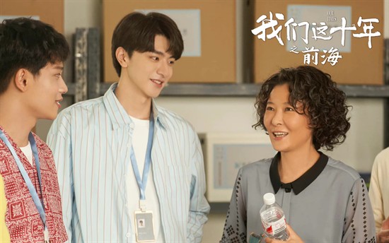 年薪百万年少成名柯蓝个人资料简介，感情生活从不间断，今50岁依然单身