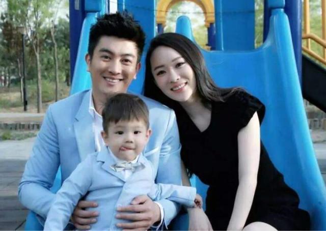 杜江又要当爸?39岁霍思燕现身机场,体型圆润孕味十足疑似怀二胎