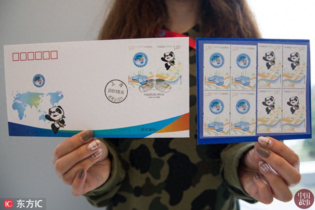 每日纪实精选：重庆一天桥现“空中公厕” 露天如厕不分男女