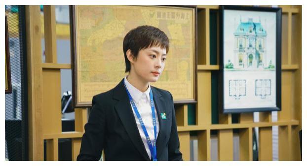 收视女王孙俪新剧强势定档！一身职业装加身超霸气，靠演技再翻盘