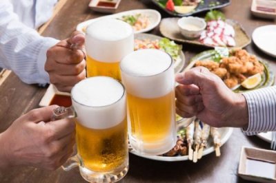 ​喝红酒用什么解(喝红酒用什么解酒好)