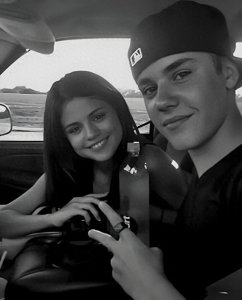 ​赛琳娜：用8年陪伴比伯成长，如今他幸福美满，她却再也无法生育