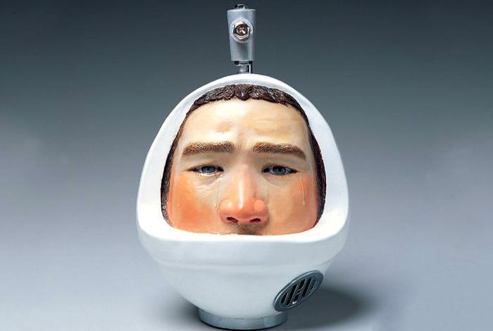 他画完这组画，就撞火车自杀了，留下300幅画，网友却捂脸不敢看