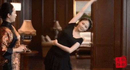 刘诗诗的妈妈居然靠气质火了？这些照片完全美过女儿！