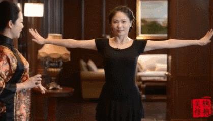 刘诗诗的妈妈居然靠气质火了？这些照片完全美过女儿！