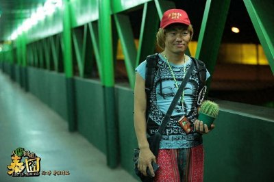 ​“网络乞丐”—啊段，靠拍流水账vlog月入4万元，他还能火多久？