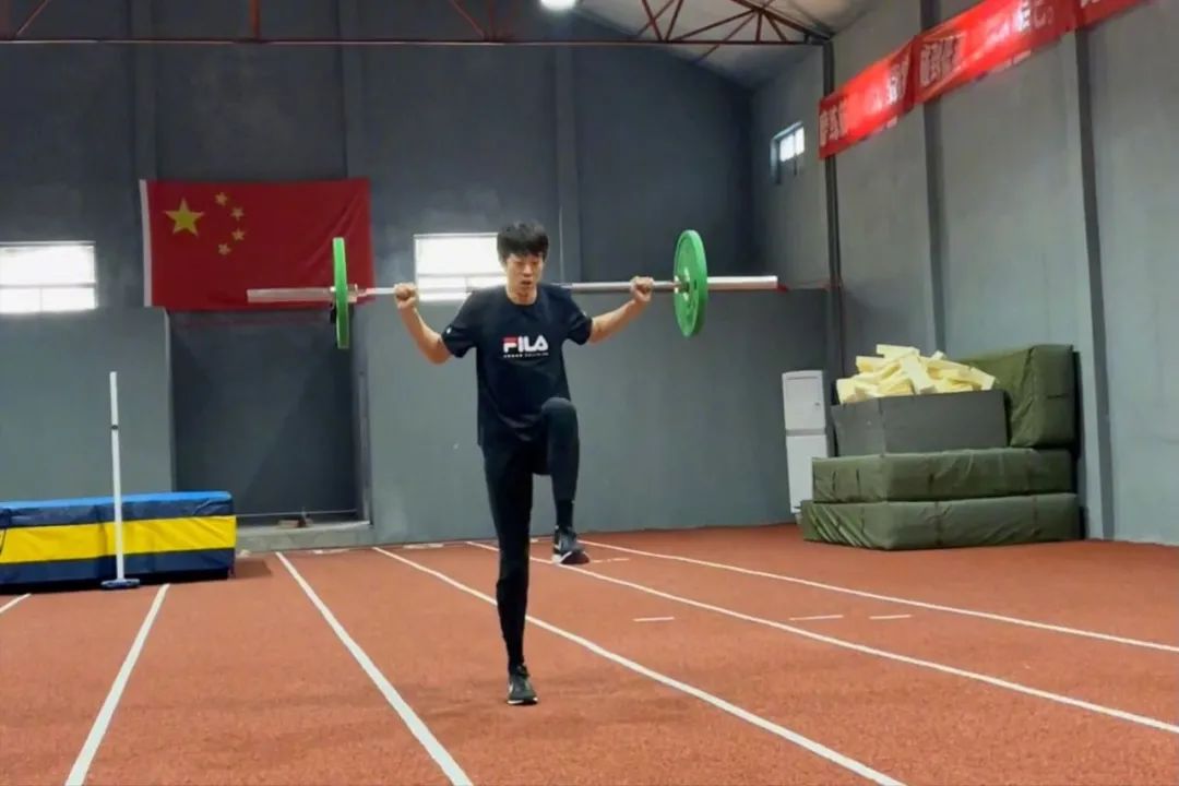 张国伟个人资料简介（从跳高运动员到段子手）