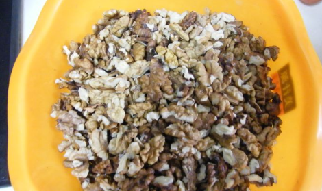 怎么炒核桃仁好吃,核桃仁怎样炒好吃又简单图4