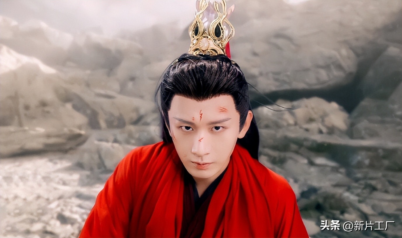 央视点评《莲花楼》，短短三个字，狠狠戳中观众心巴