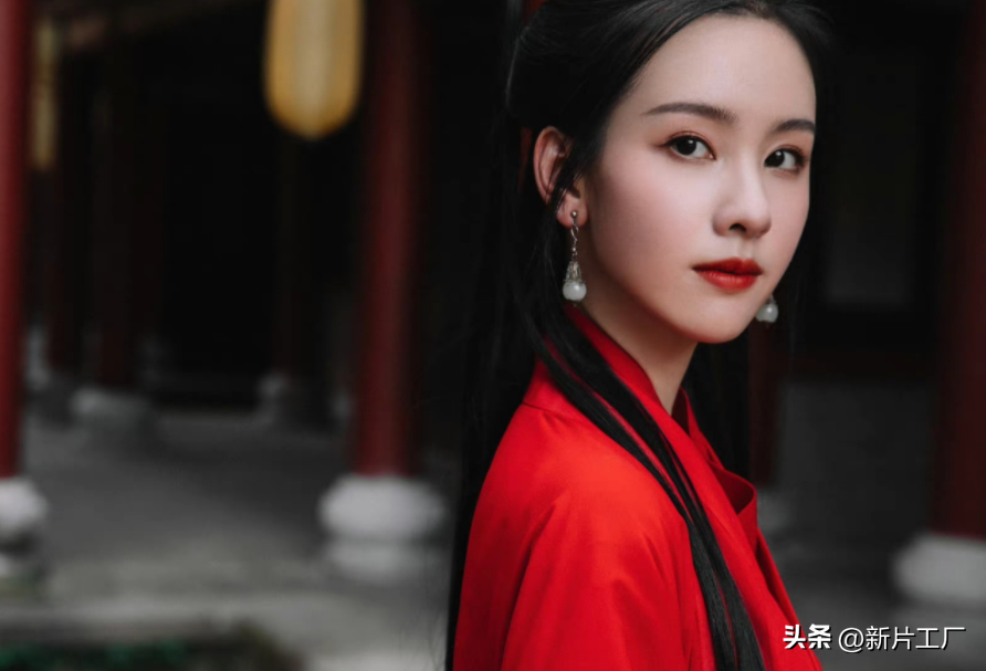 央视点评《莲花楼》，短短三个字，狠狠戳中观众心巴