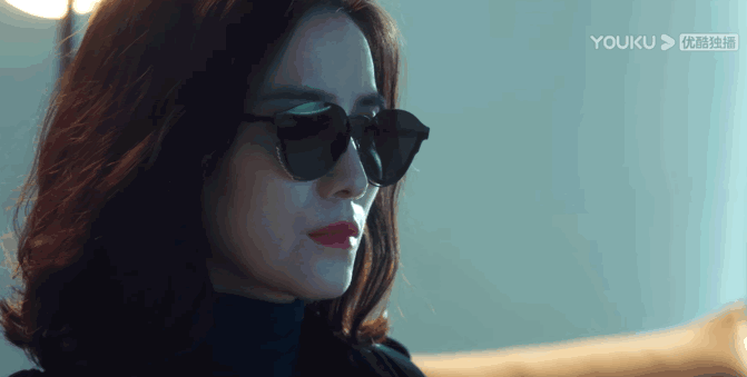 专业角度分析穿普拉达的女王（我国也翻拍穿普拉达的女魔头了）(6)