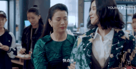 专业角度分析穿普拉达的女王（我国也翻拍穿普拉达的女魔头了）(12)