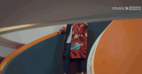 专业角度分析穿普拉达的女王（我国也翻拍穿普拉达的女魔头了）(1)