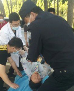 ​路遇车祸！宿州一辅警执勤归途中救下一家五口