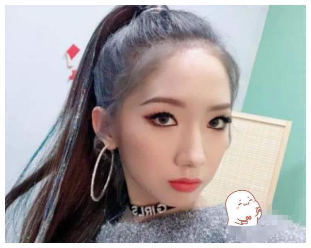 孟美岐生图照被扒,素颜化妆判若两人,网友:又是一个滤镜高手!