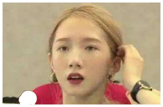 孟美岐生图照被扒,素颜化妆判若两人,网友:又是一个滤镜高手!