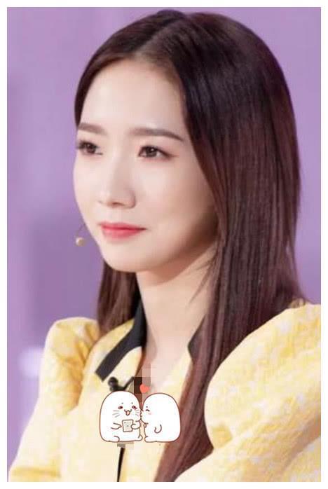 孟美岐生图照被扒,素颜化妆判若两人,网友:又是一个滤镜高手!