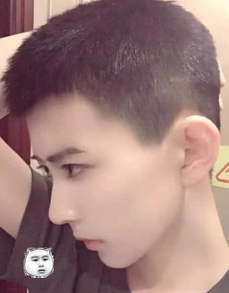 本以为熊祁长发很帅了,没有想到短发更帅气,是梦中情熊没错了!