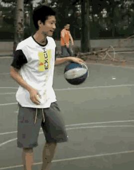 张一山父亲身份曝光,家世背景强大,原来和韩红是亲戚!