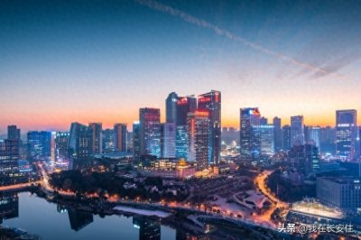 东郊繁华、南郊活力、北郊现代，唯独西郊十年无变化，发展缓慢