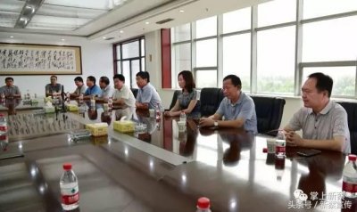 ​王兆军一行看望慰问驻马店军分区官兵