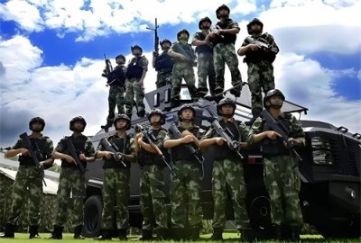 ​大专毕业生入伍，是通过当兵晋选士官好，还是直招士官好？