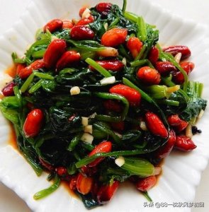 ​菠菜的几种家常做法，好吃又能使面色红润光彩照人。简单易学。