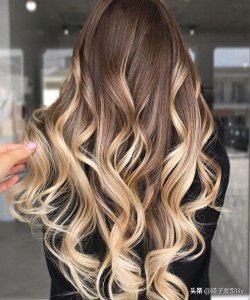 ​“最美大波浪”发型18款，一看就很高级，适合有气质的女性
