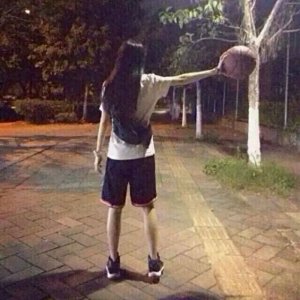 ​一大拨妹子与篮球的图集！可做头像壁纸！小编收藏！速度拿下