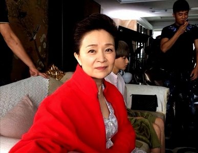 ​刘莉莉：优雅端庄亲和力，举止大方得体，荧幕形象散发独特东方美