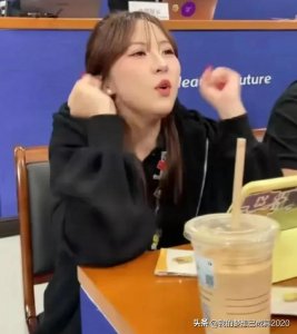 ​亚运会上播报员郑欣怡，英语口语说的贼溜！网友:英语至少6级！