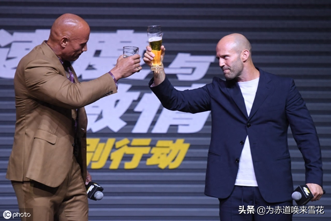 西装暴徒！杰森斯坦森，穿上西装你就看不到我的肌肉了