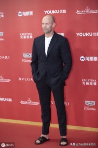 ​西装暴徒！杰森斯坦森，穿上西装你就看不到我的肌肉了