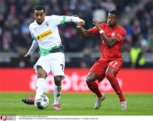 终于硬气了一回！门兴主场2-1击败拜仁继续领跑积分榜