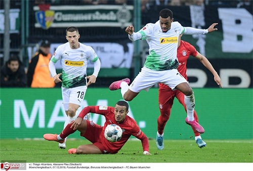 终于硬气了一回！门兴主场2-1击败拜仁继续领跑积分榜