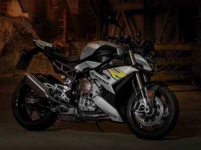 ​宝马S1000R正式上市，售价188900元起