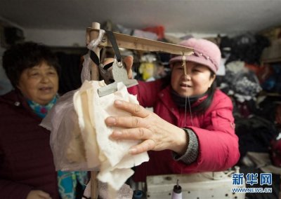 ​“一元裁缝铺”：冬日里的温暖坚守