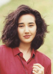 ​柏安妮息影28年无意复出，17岁次女接棒出道，母女长相神似颜值高