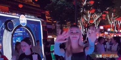 ​外国网红爆料内幕称:外国人根本不喜欢中餐,只是为了流量逢场作戏